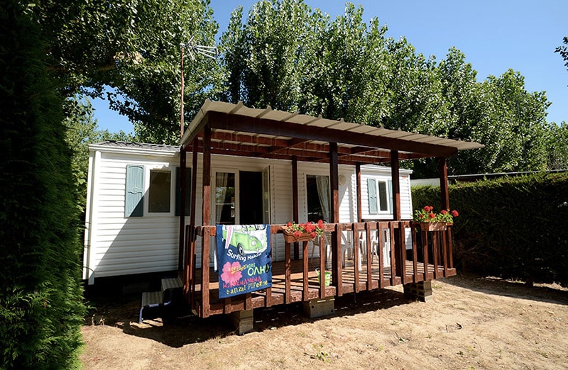 Mobil-home vu de l'extérieur