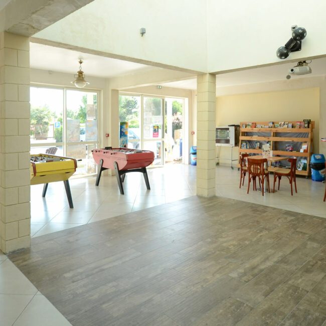 Salle de jeux et d'animation au camping